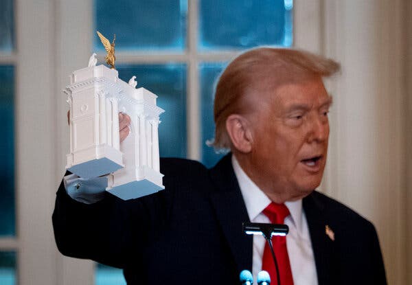 Lawmakers Warn Trump Administration Over Illegal Arch Construction