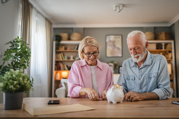 Smart Financial Choices for Retirees with $20,000