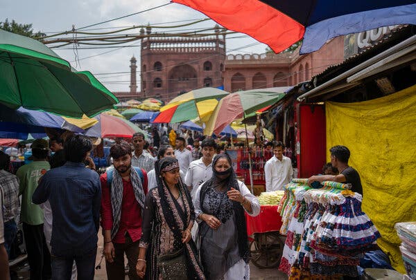Delhi’s Workers Face Harsh Choices in Extreme Heat