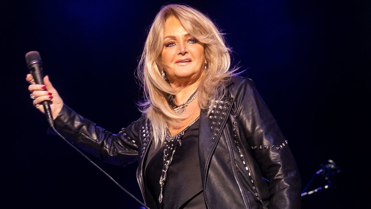 Bonnie Tyler Recovering After Coma, Remains in Intensive Care