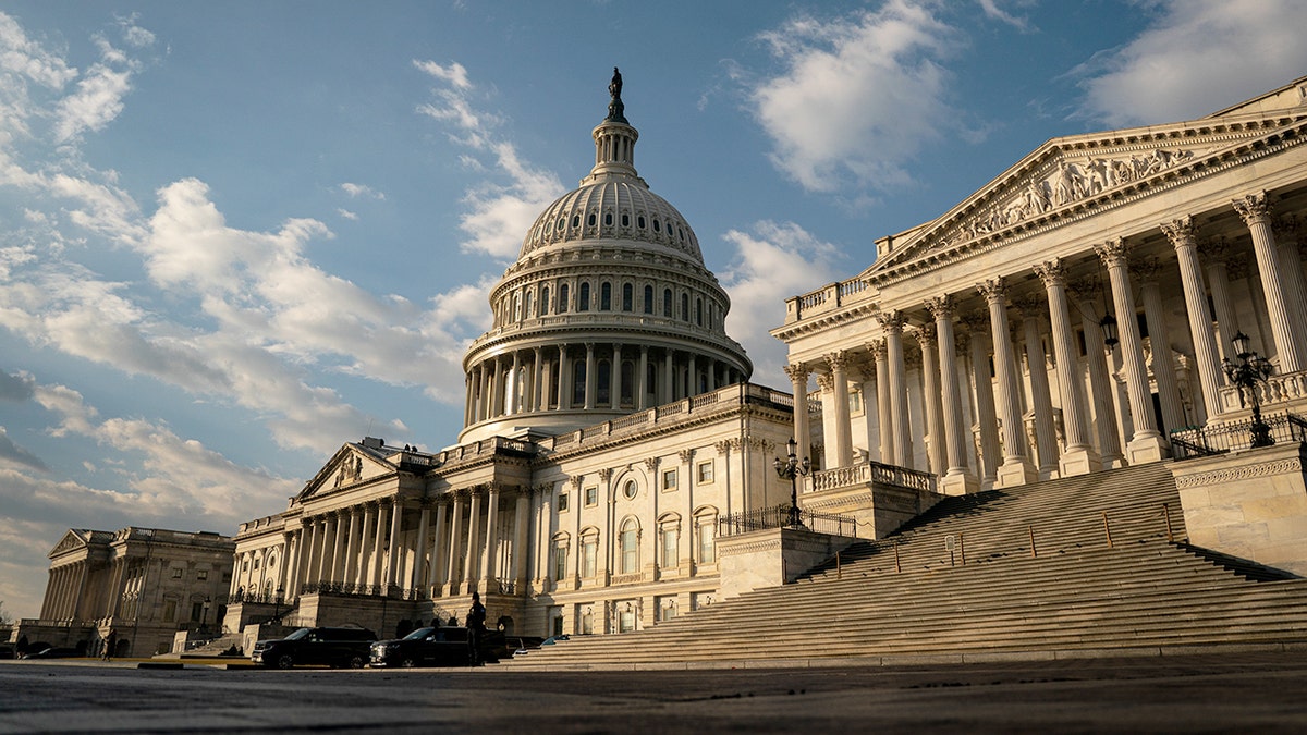 GOP Strategy in Midterms Links Democrats to Socialists