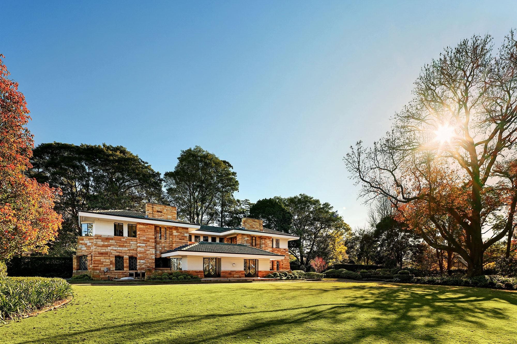 Rise of Multigenerational Mansions: A Strategic Real Estate Trend