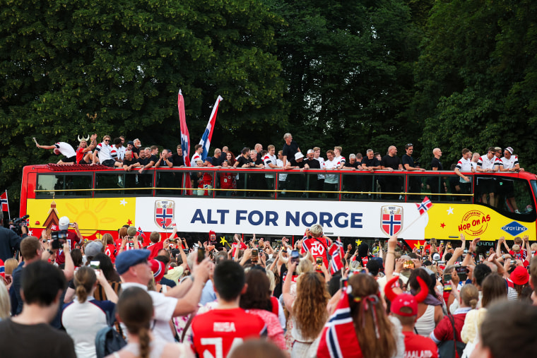 Norwegian Soccer Team Receives Heroic Welcome Despite World Cup Exit
