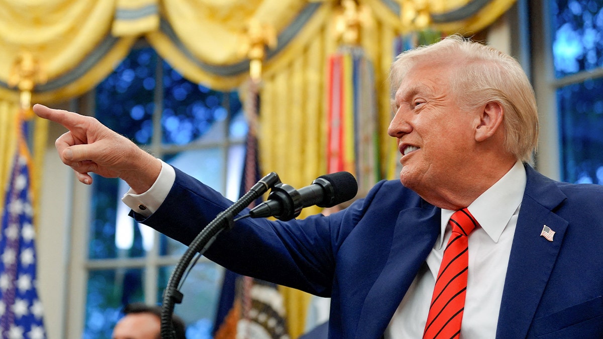 Jonathan Swan Discusses Trump’s Ambitions and Political Survivability