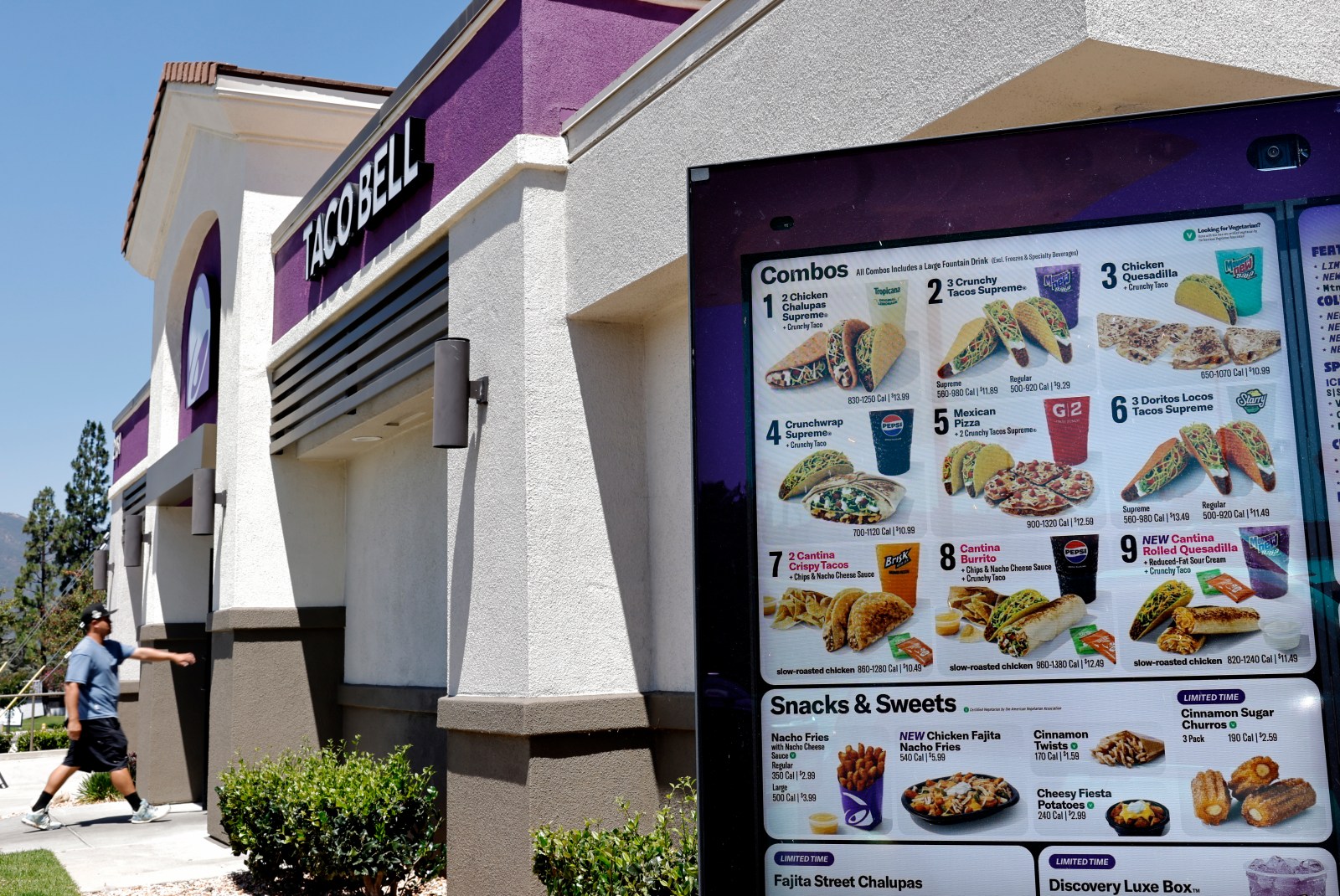 Class Action Lawsuit Over Taco Bell Lettuce Outbreak