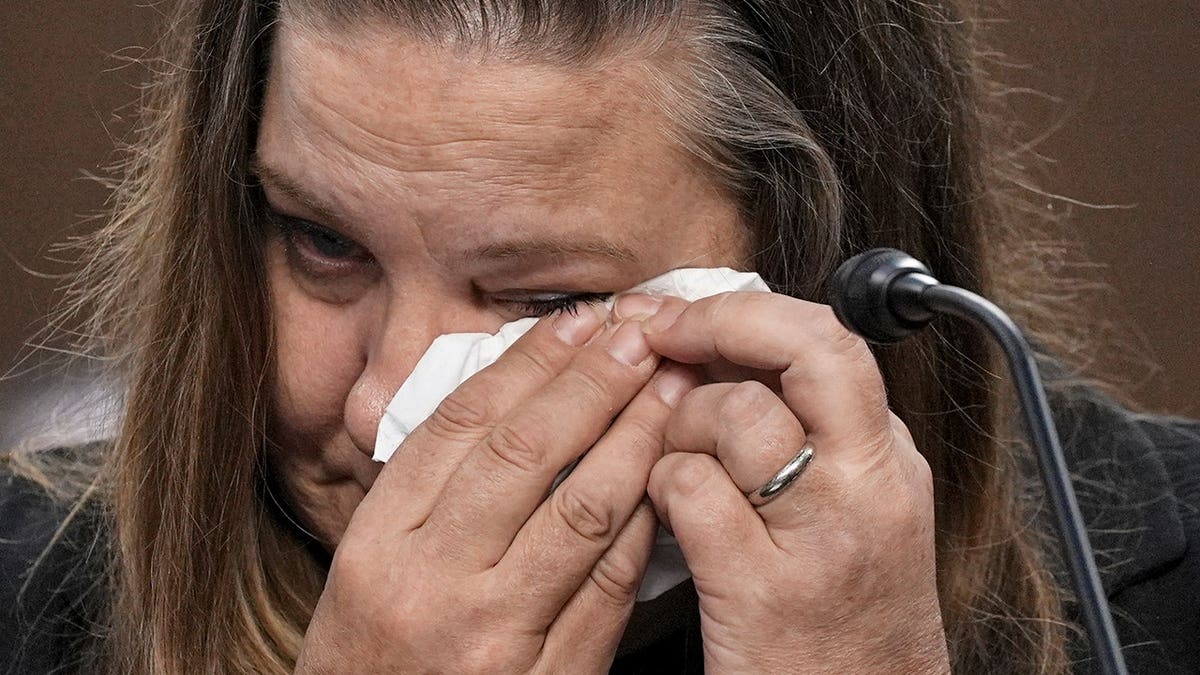 Sen. Dick Durbin Offers Immediate Meeting to Angel Mom at Senate Hearing