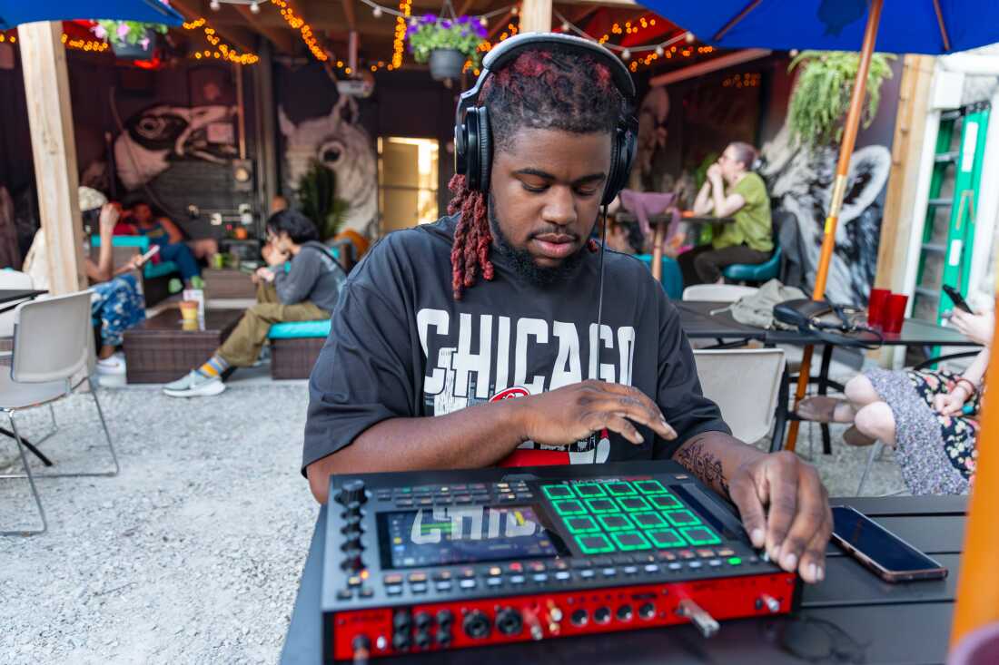 Art and Activism Thrive in Chicago’s Community Hubs
