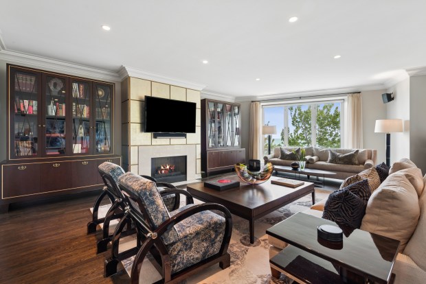 Luxurious Five-Bedroom Residence on N. Lake Shore Drive in Chicago