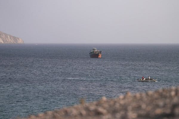 Impact of U.S. Naval Blockade on Strait of Hormuz Shipping