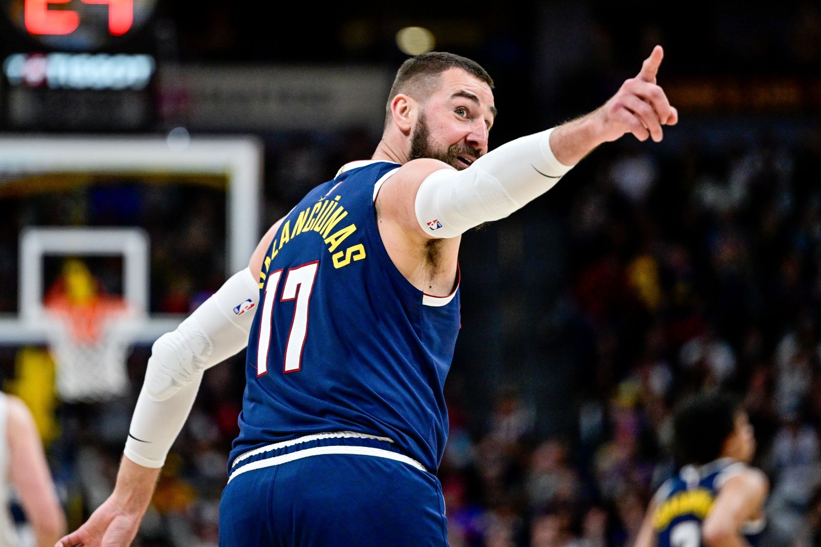Jonas Valanciunas Signs with Zalgiris Kaunas