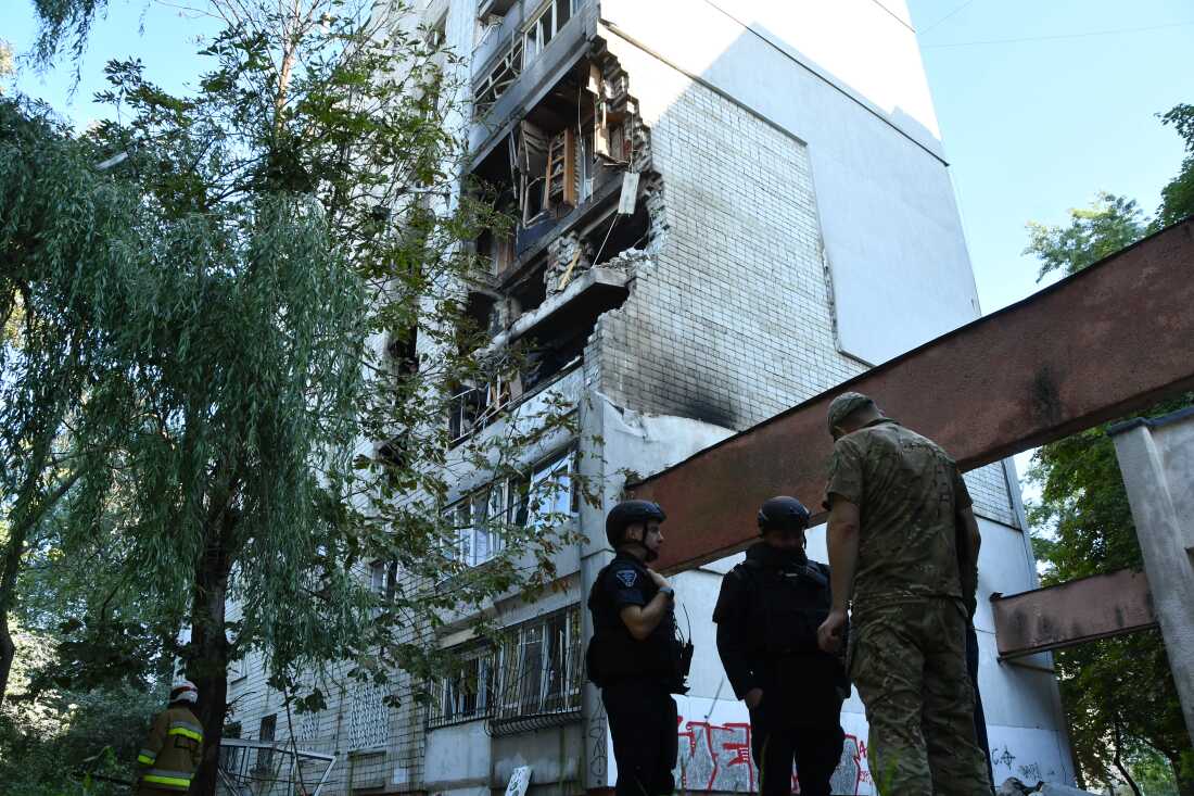 Russian Missile and Drone Barrage Strikes Ukraine, Poland Investigates Airspace Violation by Russian Cruise Missile