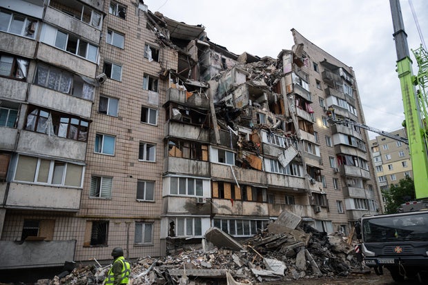 Ukrainian Volunteer Faces Repeated Scenes of Destruction in Kyiv