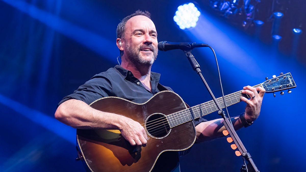 Dave Matthews Criticizes ICE After Houston Shooting Incident