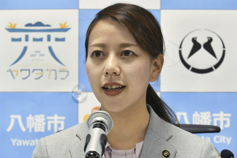 Mayor Takes Historic Maternity Leave in Japan