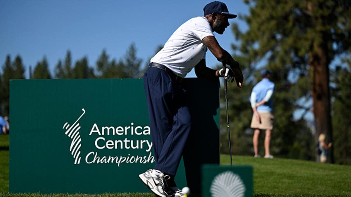 Jerry Rice Confronts Heckler During American Century Championship