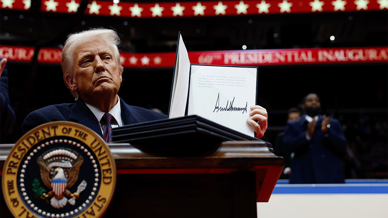 Congress Examines Claims of Revisionism at Smithsonian Museum