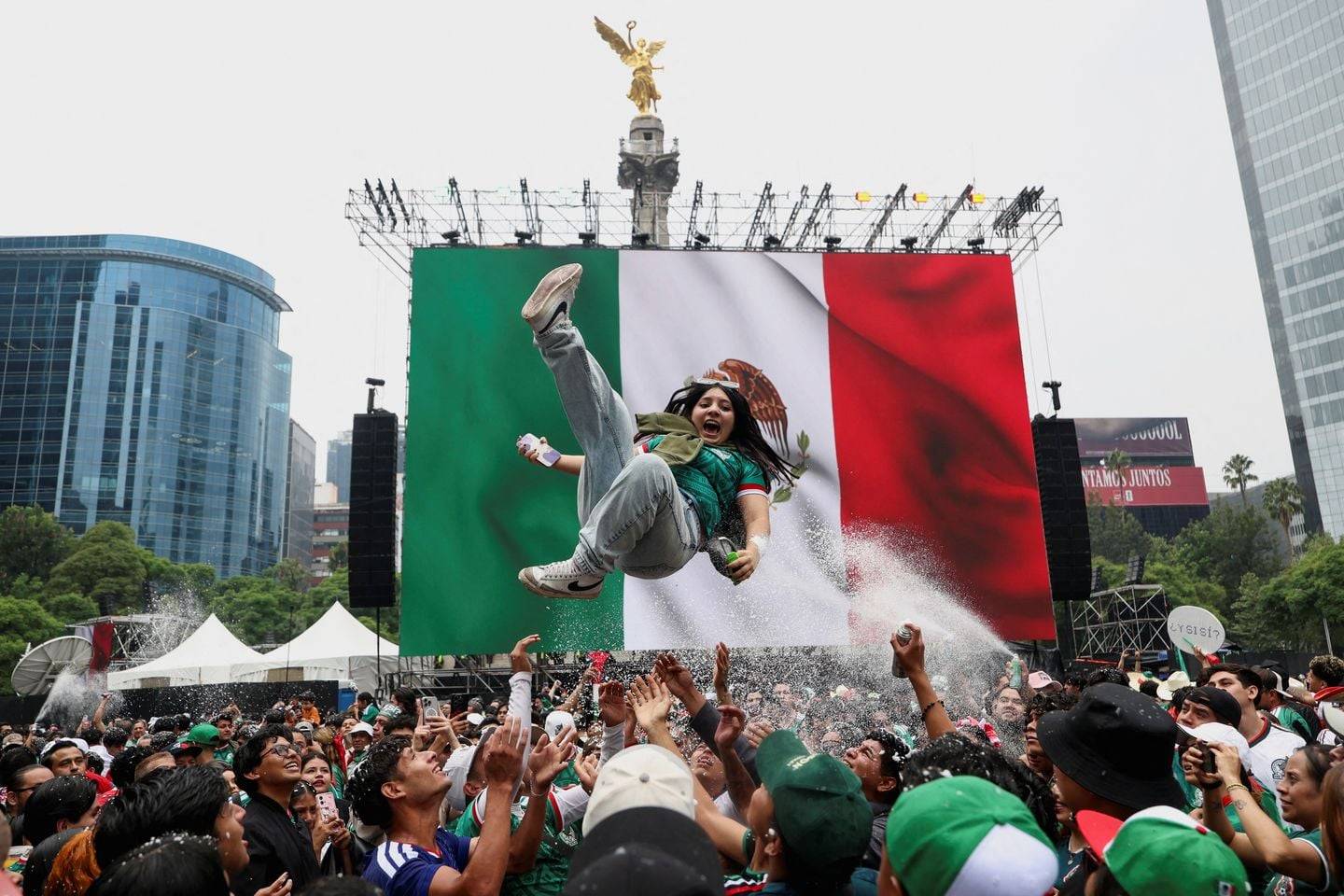 England Faces Mexico in World Cup Knockout at Estadio Azteca