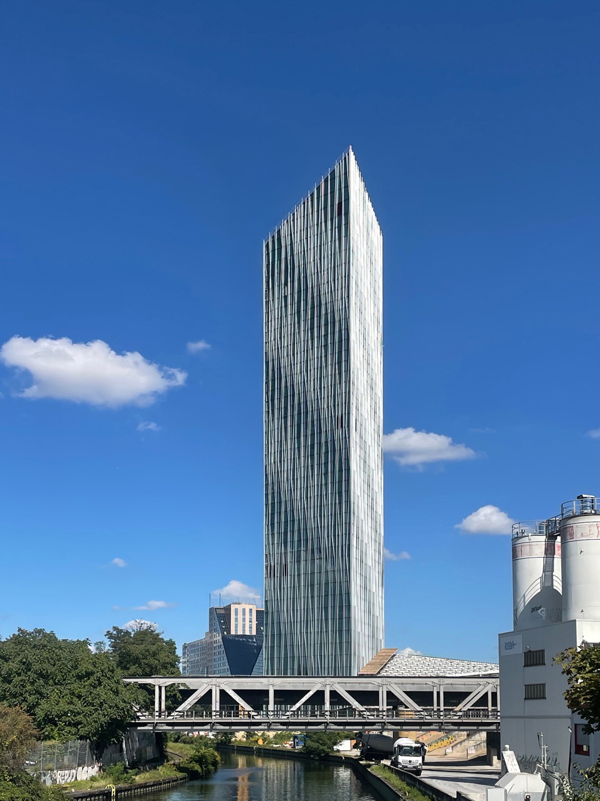 Berlin’s Estrel Tower: A New Era of Skyscrapers