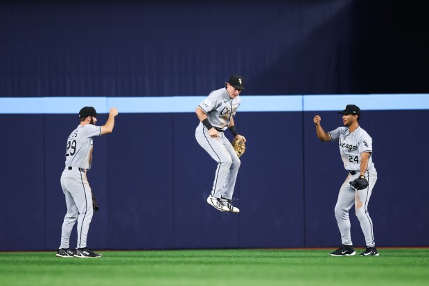 White Sox Dominate Blue Jays with Offensive Power