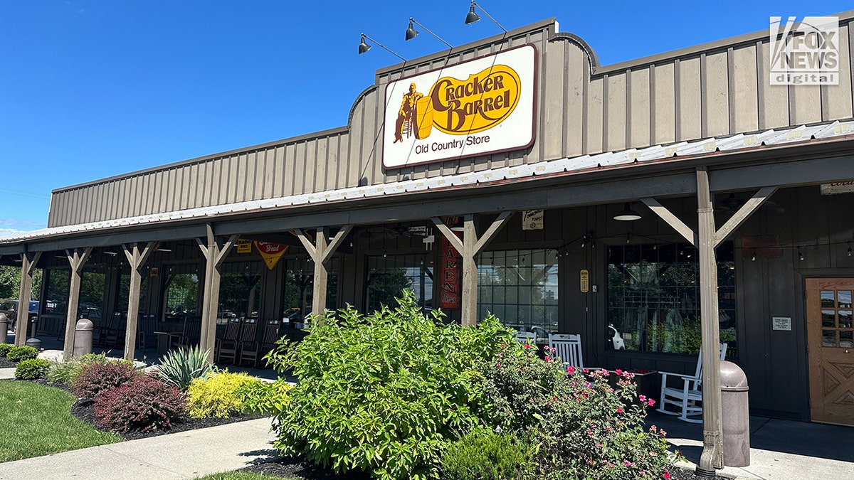 Cracker Barrel CEO Steps Down After Failed Rebrand