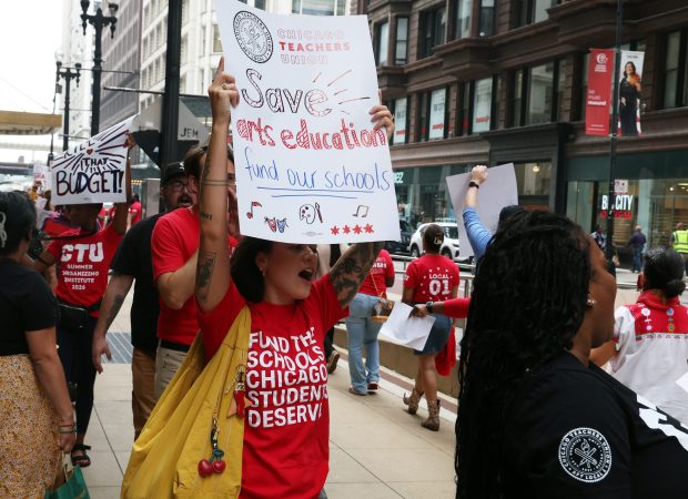 Chicago Public Schools Urges Approval of Budget to Avoid Payroll Crisis