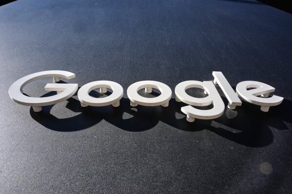 AI Biases Under Scrutiny: Disparities in Responses to Political Criticism