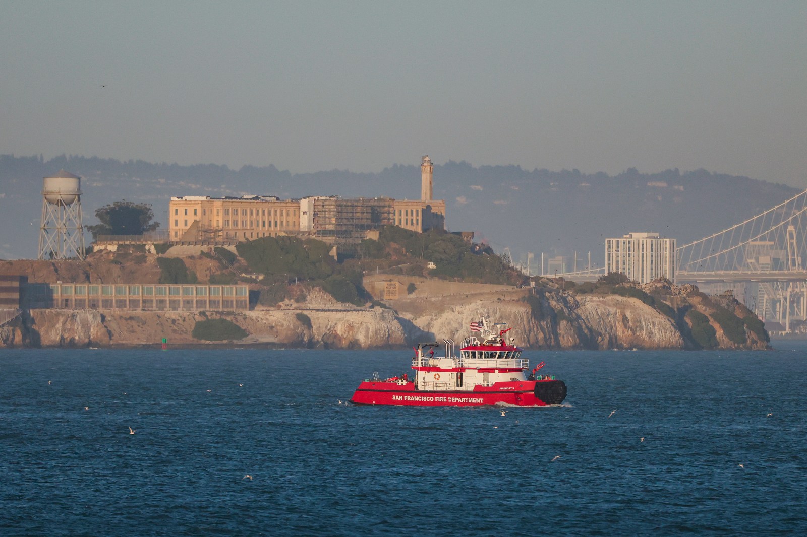 Pontoon Boat Capsizes Near Alcatraz Island, Resulting in Fatality and Missing Persons