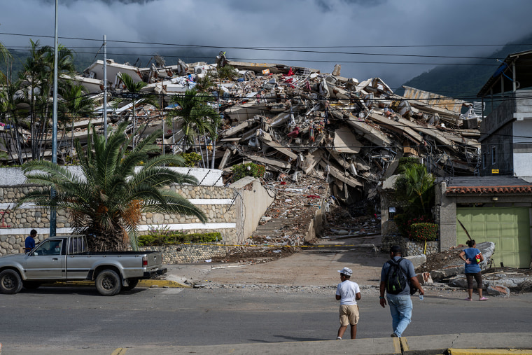 Venezuela Quake Survivors Await Aid Amidst Growing Desperation