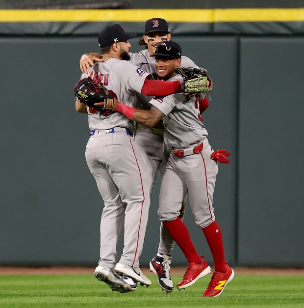 Red Sox Outperform White Sox in 8-1 Victory