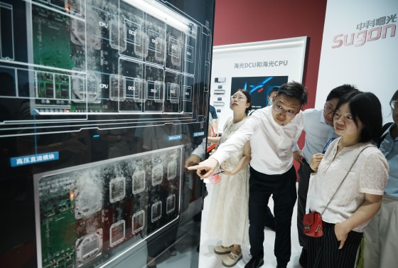 China’s AI Enthusiasts Turn to OpenAI and Anthropic