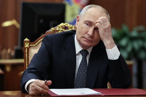 Strains Emerge Among Putin’s Former Supporters