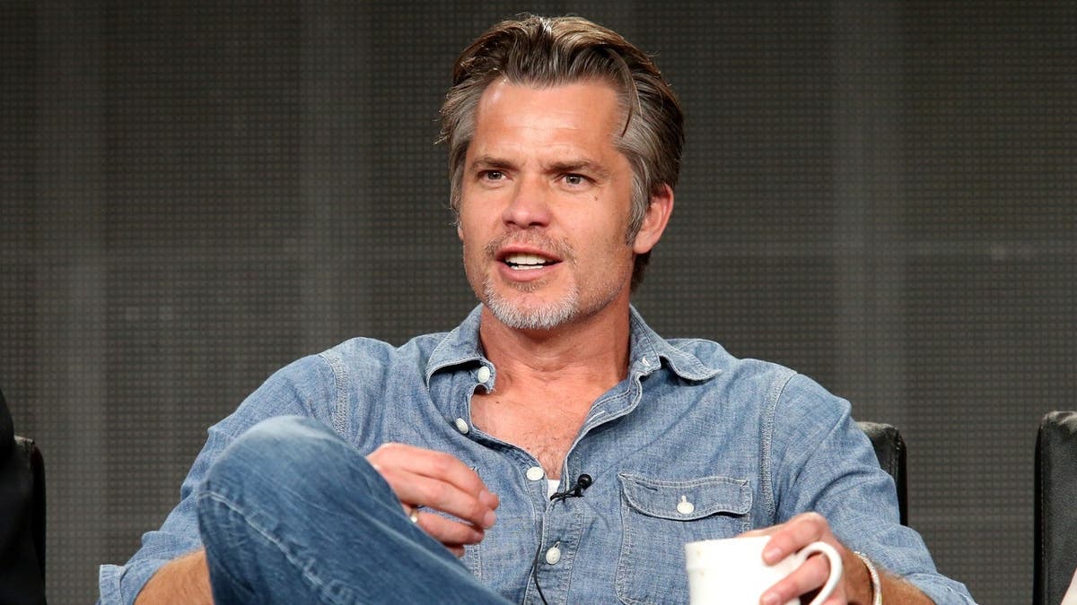 Timothy Olyphant Shares His Low-Tech Lifestyle on ‘SmartLess’ Podcast