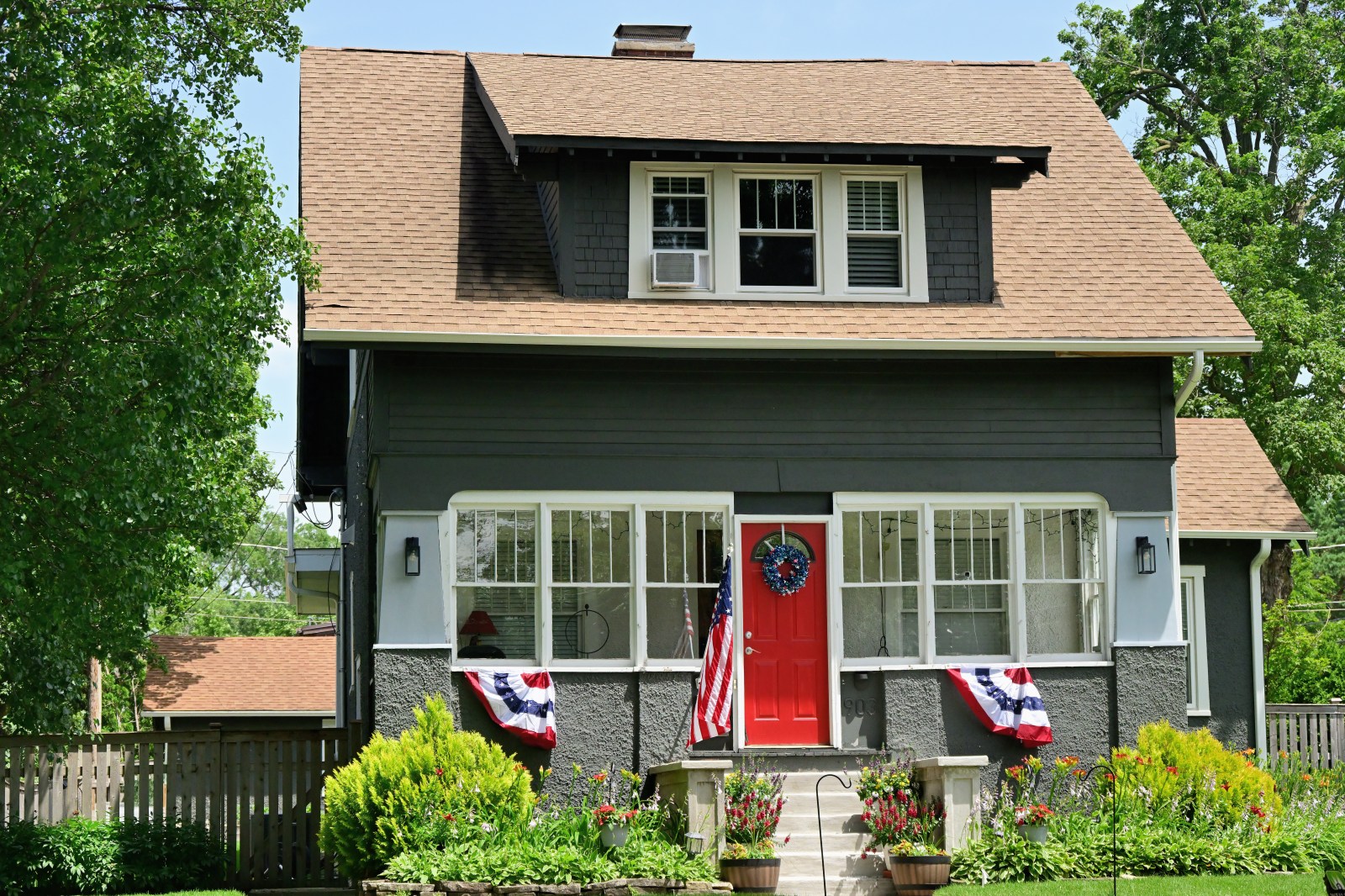 U.S. Housing Market Sees Sharp Decline in Listing Prices