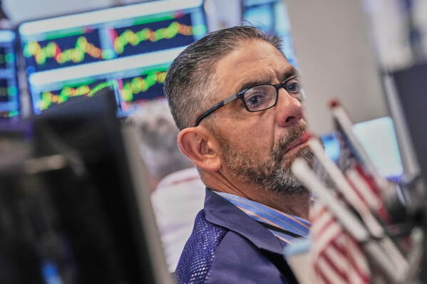 U.S. Stocks See Mixed Performance Amid Economic Signals