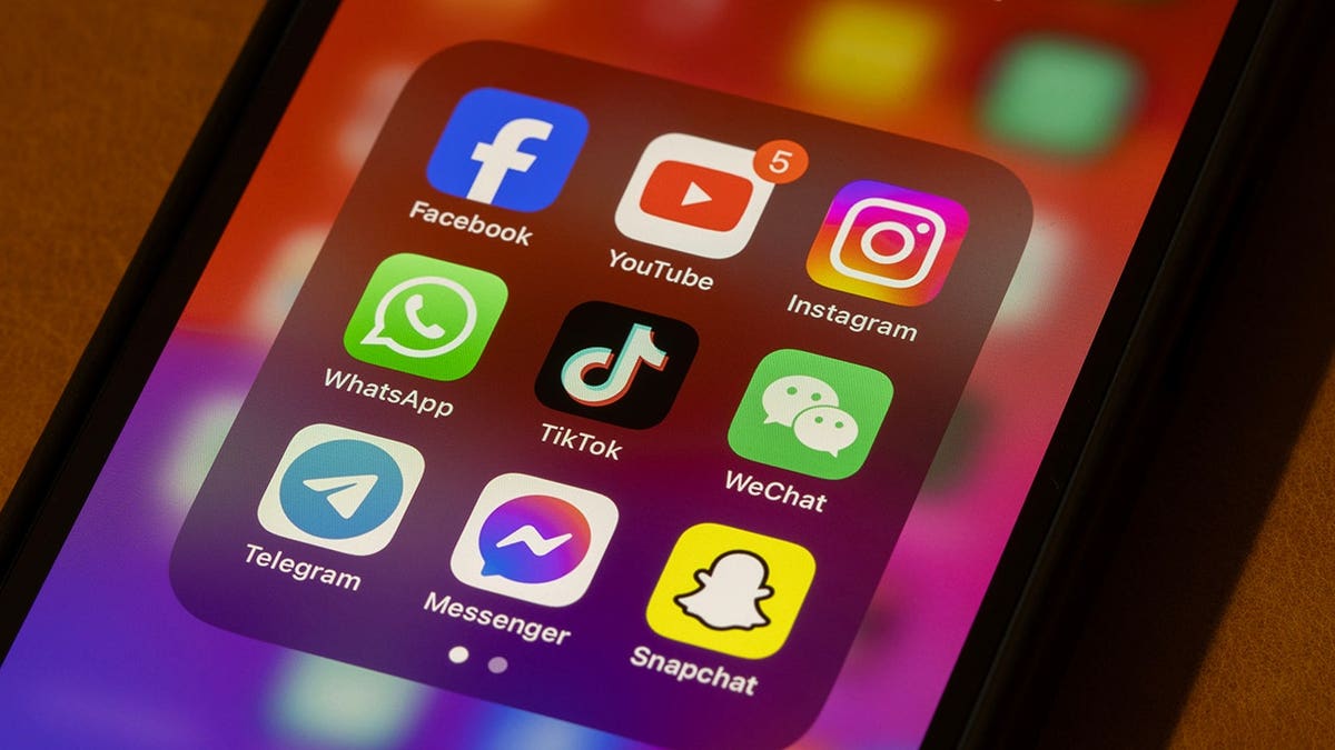 Miami News Director Criticizes Staff’s Social Media Use