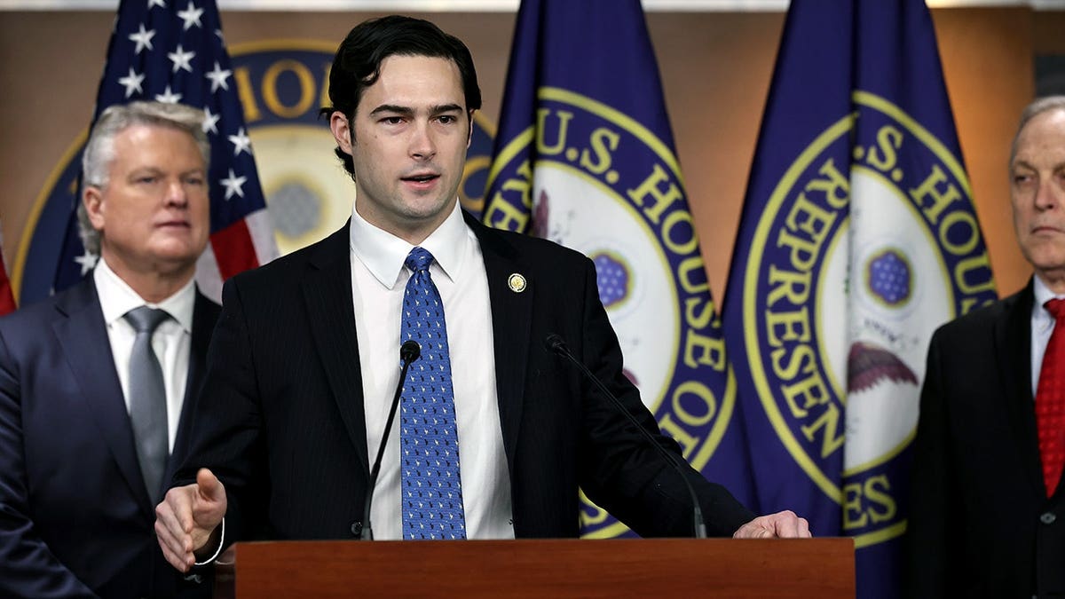 Controversy Over Birth Tourism and U.S. Citizenship