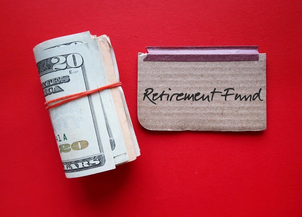 Balancing Debt Repayment and Retirement Savings