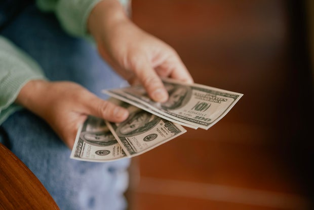 Weighing the Benefits of an 18-Month CD vs. High-Yield Savings
