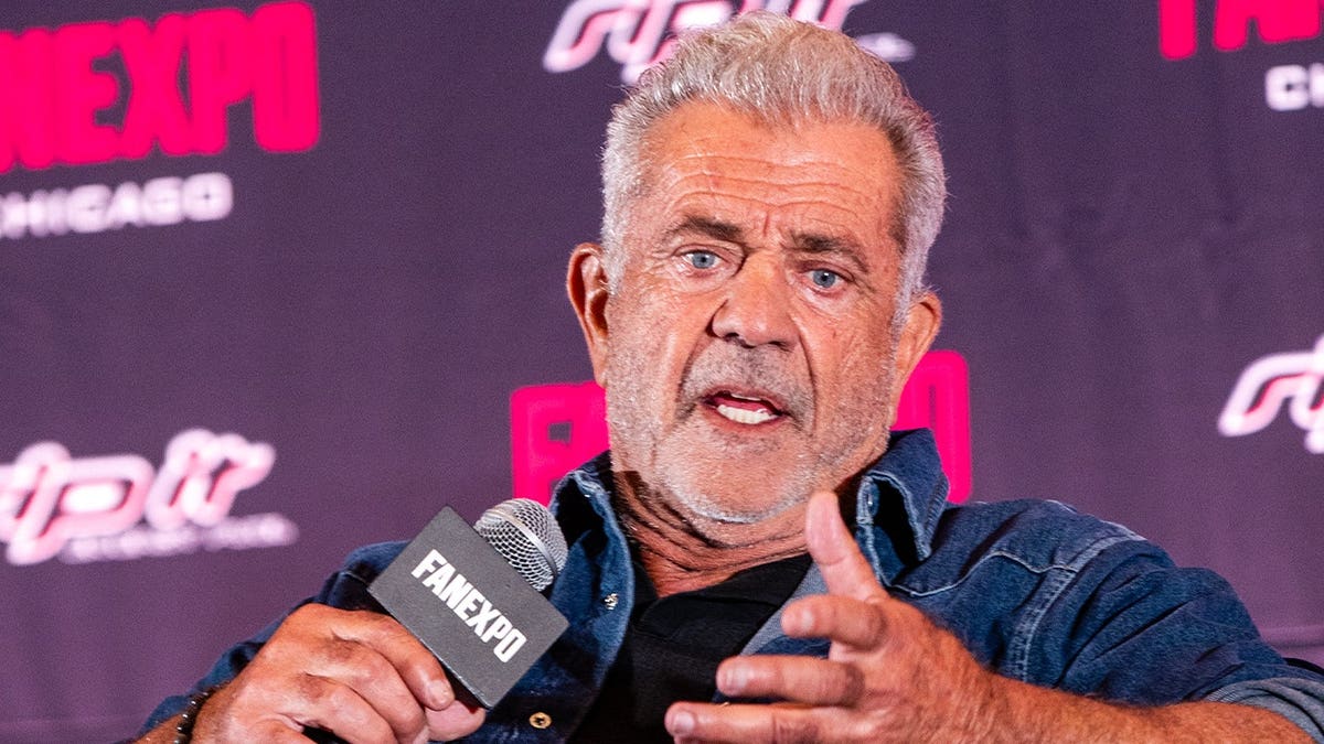 Mel Gibson Apologizes After Incident with ASL Interpreter