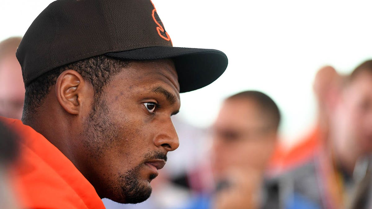 Deshaun Watson Addresses Fans After Booing Incident