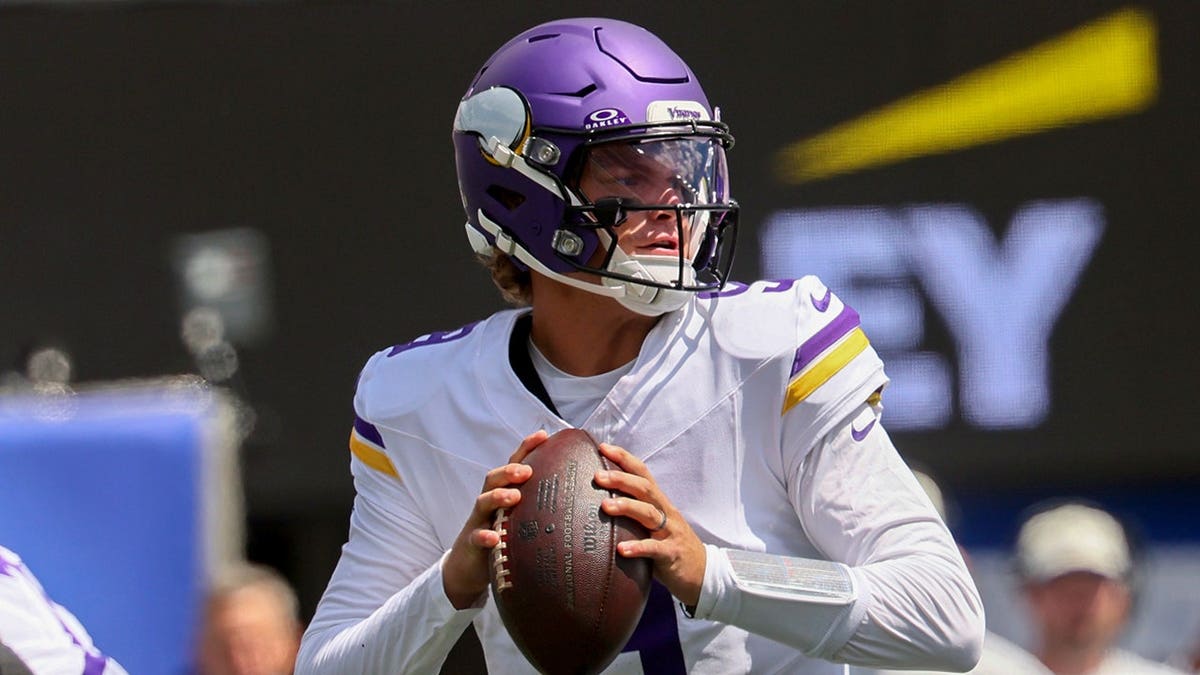 Minnesota Vikings Choose Kyler Murray Over J.J. McCarthy as Starting Quarterback