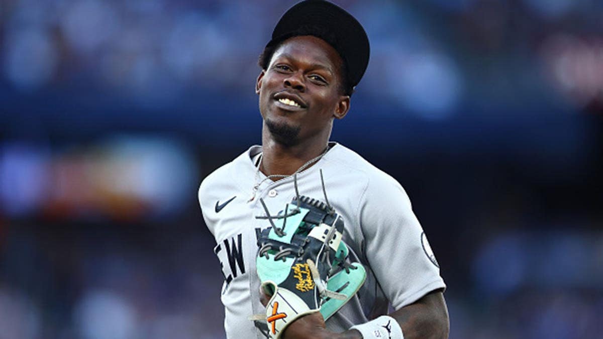 Jazz Chisholm Jr.’s Fielding Error Leads to Umpire Criticism