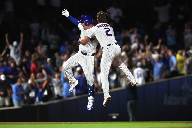 Chicago Cubs Triumph 4-3 Over White Sox in City Series Clash