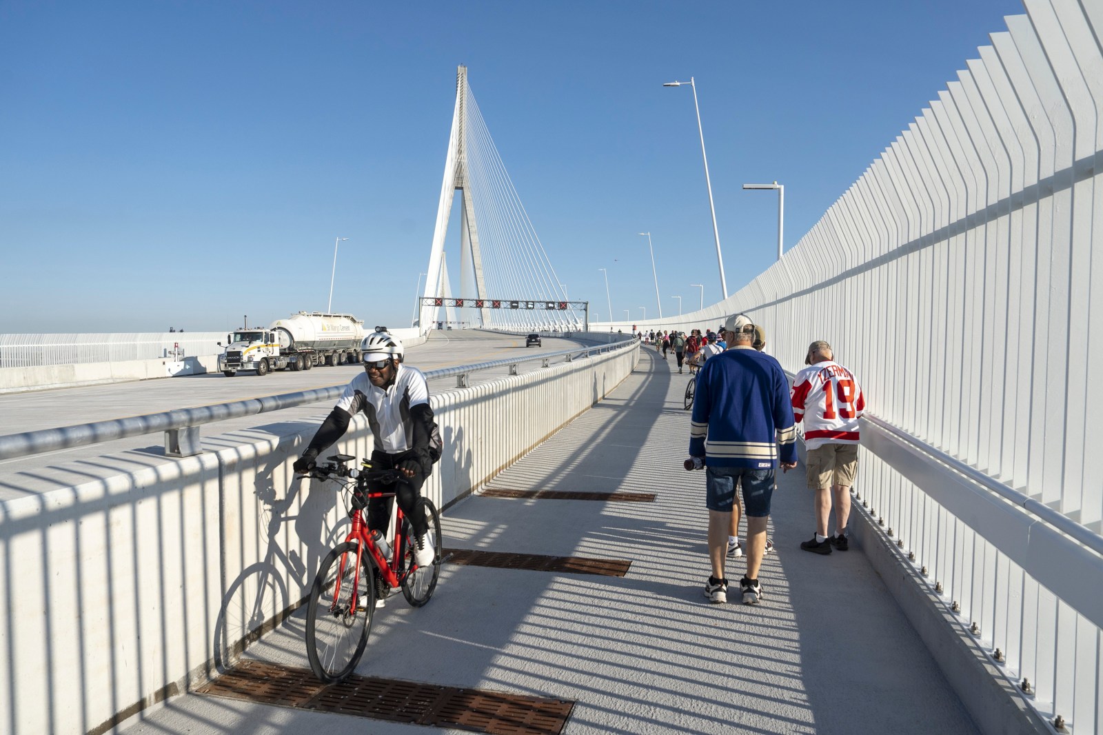 A New Cross-Border Pathway on Gordie Howe International Bridge