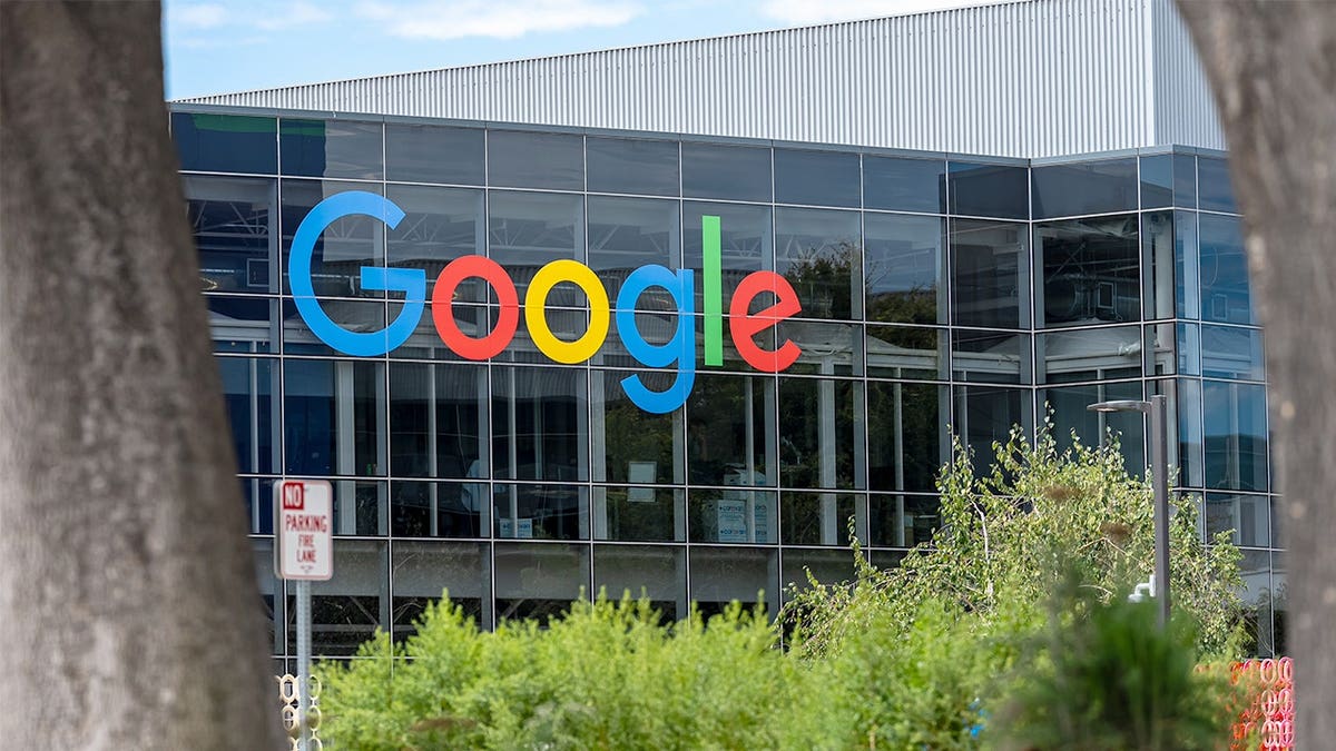 Understanding and Avoiding the Fake Chrome Update Scam