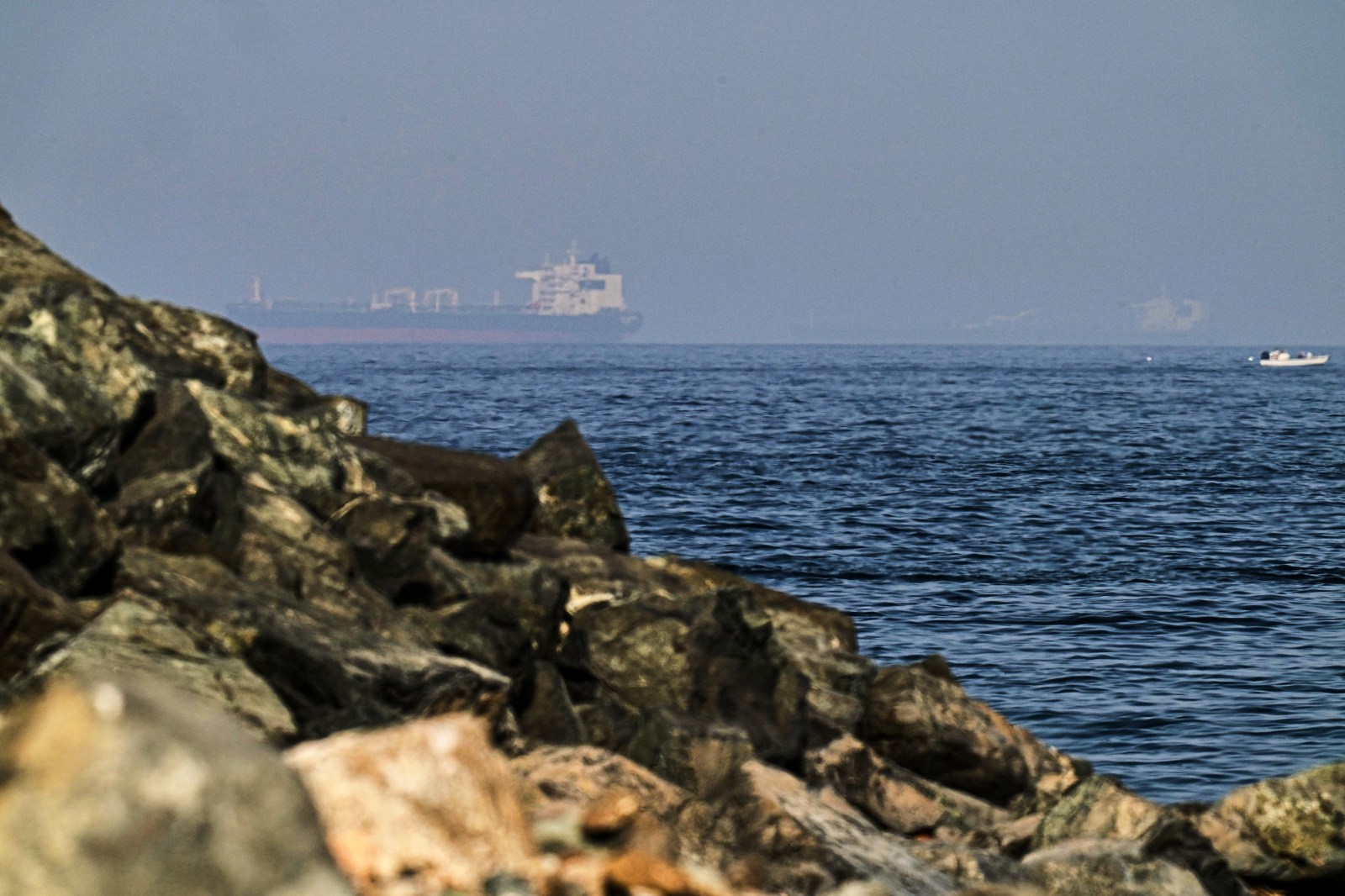 Iran Announces ‘Non-Compliant Vessels’ List Targeting Strait of Hormuz Transit Violations