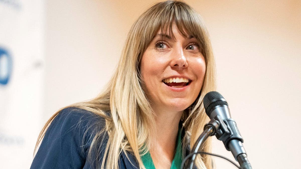 Sarah Trone Garriott’s Stance on Locker Room Access Sparks Debate