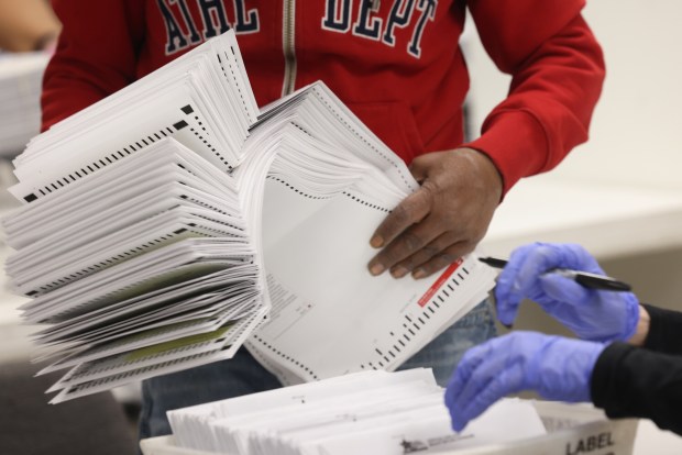 Illinois Joins Legal Battle Against Trump Administration’s USPS Rule