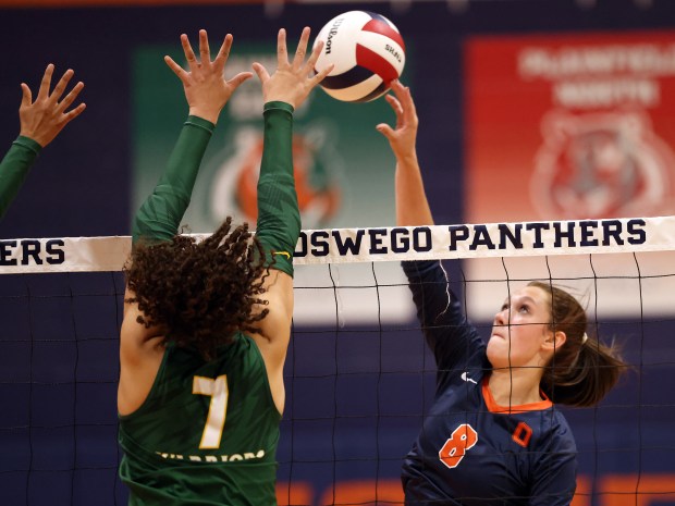 Hadley Engler Shines in Volleyball Debut for Oswego