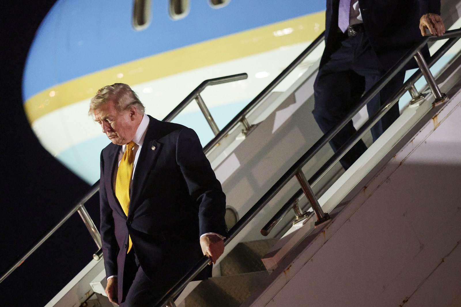 Secret Presidential Plane Switch Raises Security Concerns